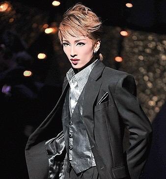 宝塚　早霧せいな 雪組　るろうに剣心　サイン　スカイステージ　スカステ　抽選 宝塚 早霧せいな 雪組 るろうに剣心 サイン スカイステージ スカステ 抽選